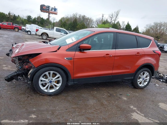 1FMCU0GD2KUC52592 Ford ESCAPE SE