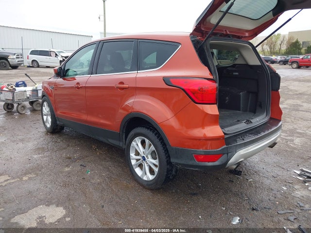 1FMCU0GD2KUC52592 Ford ESCAPE SE