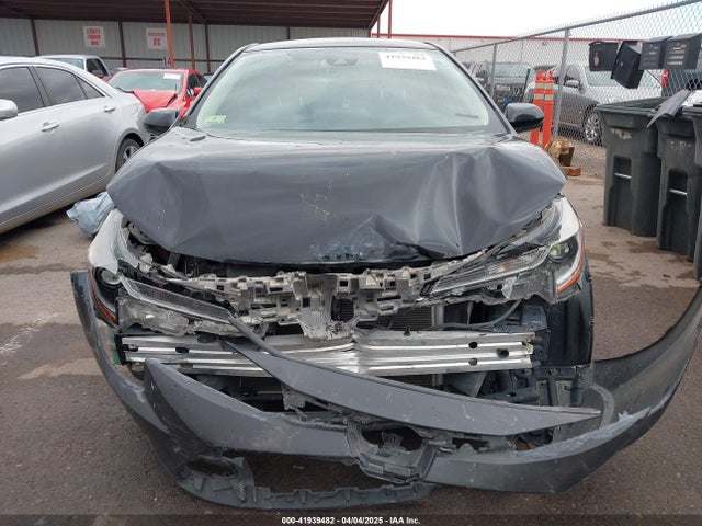 JTDEPRAE9LJ041919 Toyota COROLLA LE