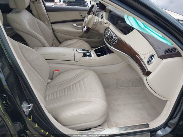 WDDUG8DB0JA389005 Mercedes-Benz S 560