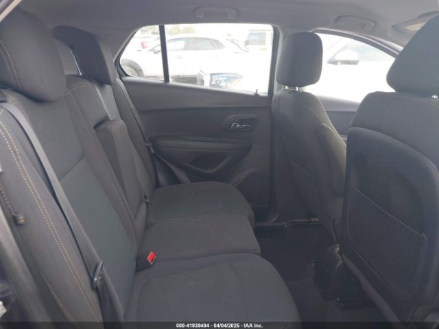 3GNCJKSB5KL233714 Chevrolet TRAX LS