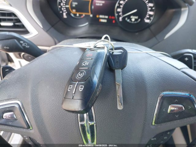 3LN6L2J92GR610837 Lincoln MKZ