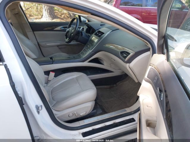 3LN6L2J92GR610837 Lincoln MKZ