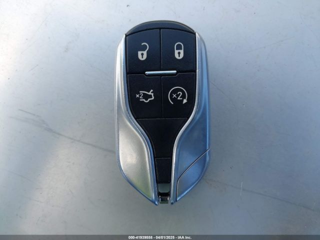 2018 MASERATI LEVANTE ZN661XUAXJX301224 Photo 10