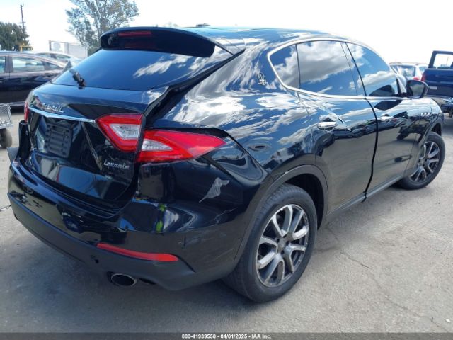 2018 MASERATI LEVANTE ZN661XUAXJX301224 Photo 3