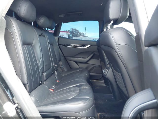 2018 MASERATI LEVANTE ZN661XUAXJX301224 Photo 7
