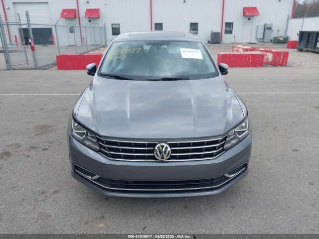1VWLA7A33KC006305 Volkswagen Passat 2.0t Wolfsburg Edition