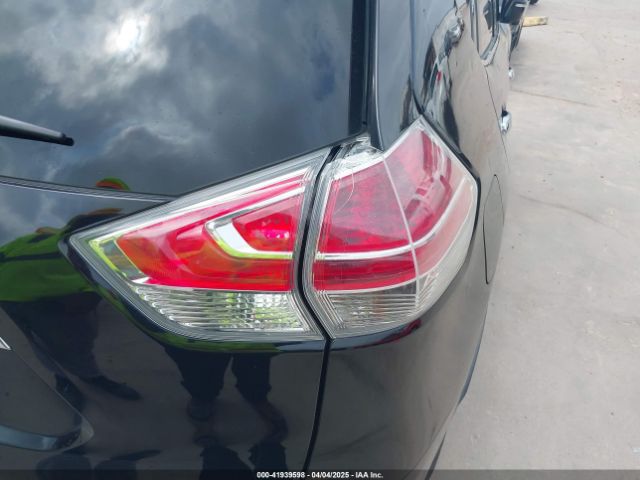 5N1AT2MT8FC914236 Nissan ROGUE SV