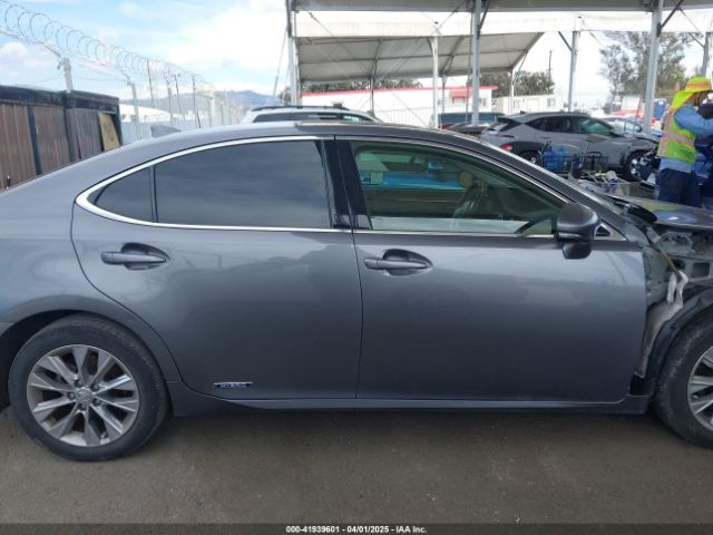 JTHBW1GG5F2083016 Lexus ES 300H