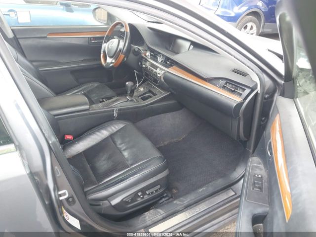 JTHBW1GG5F2083016 Lexus ES 300H