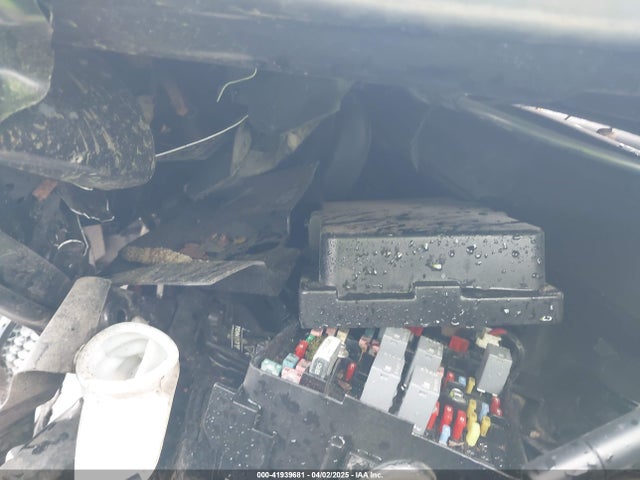 1C4PJLCB9FW737360 Jeep Cherokee Latitude