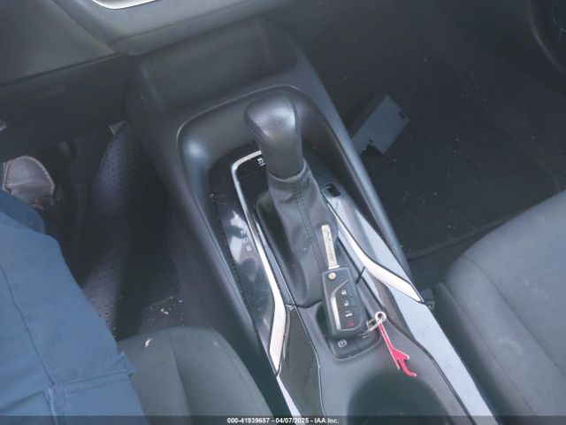 5YFEPMAE1MP211528 Toyota COROLLA LE