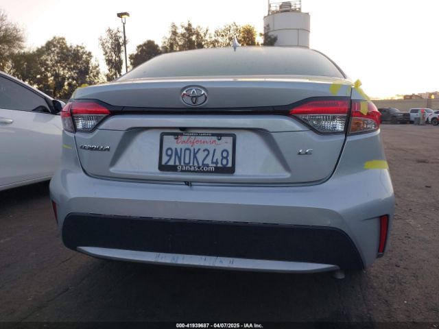 5YFEPMAE1MP211528 Toyota COROLLA LE