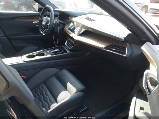 2023 AUDI E-TRON GT WAUFJBFW3P7002905 Photo 4