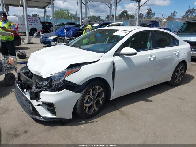 3KPF24AD2ME300889 KIA Forte Lxs