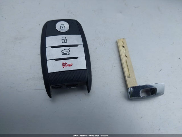 5XYPHDA15HG274693 KIA 2017