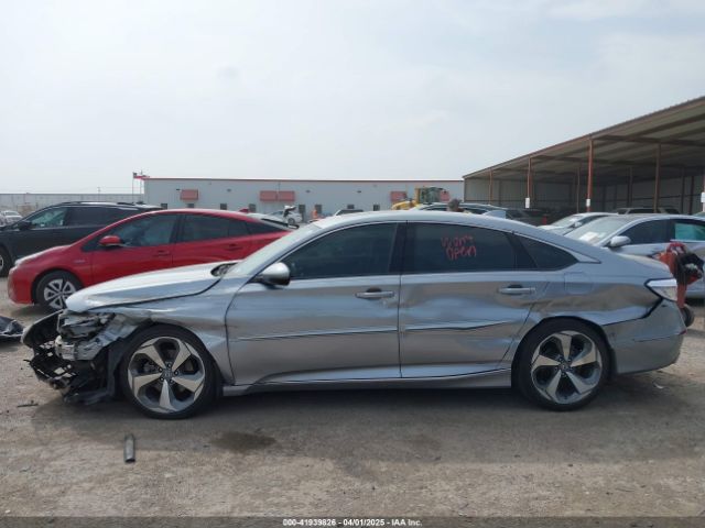 1HGCV2F92JA049925 Honda Accord Touring 2.0t