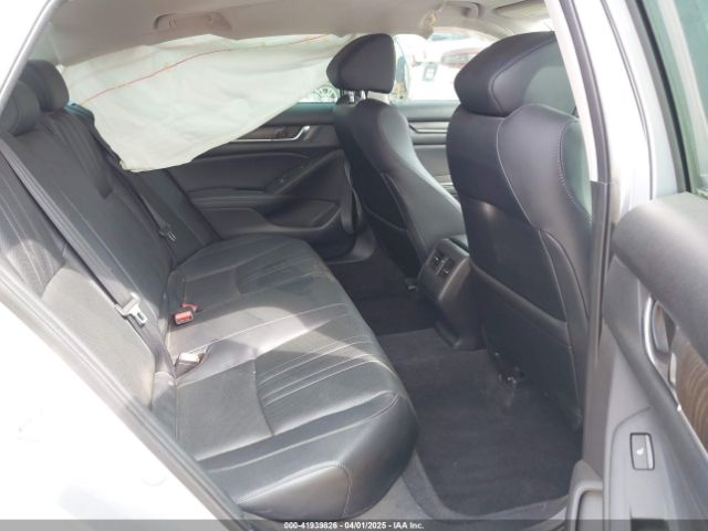 1HGCV2F92JA049925 Honda Accord Touring 2.0t