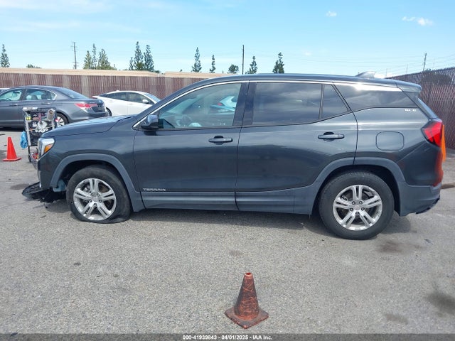 3GKALMEV3KL135653 GMC Terrain Sle
