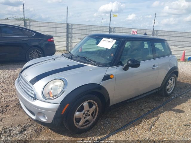 2008 MINI COOPER WMWMF33578TU68033 Photo 1