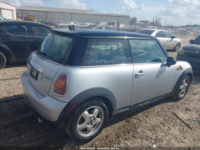 2008 MINI COOPER WMWMF33578TU68033 Photo 3