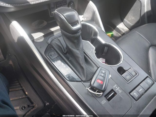 5TDGZRAH6MS039935 Toyota Highlander Xle