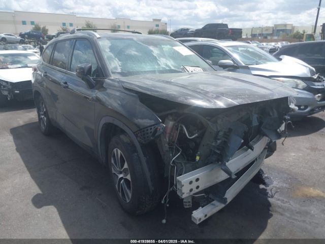 5TDGZRAH6MS039935 Toyota Highlander Xle