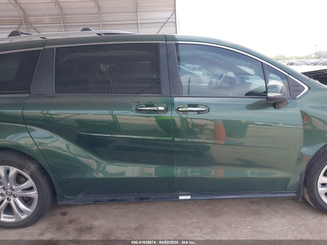 5TDERKEC3PS179779 Toyota Sienna Platinum