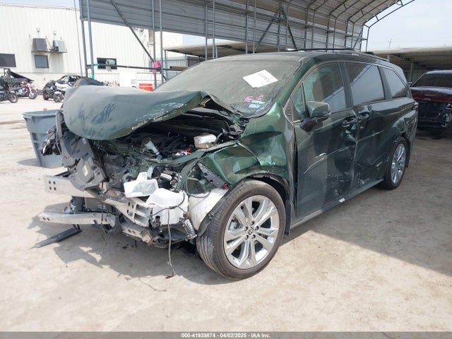 5TDERKEC3PS179779 Toyota Sienna Platinum