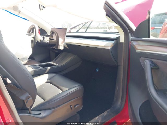 2023 TESLA MODEL Y 7SAYGDEE0PF664498 Photo 4