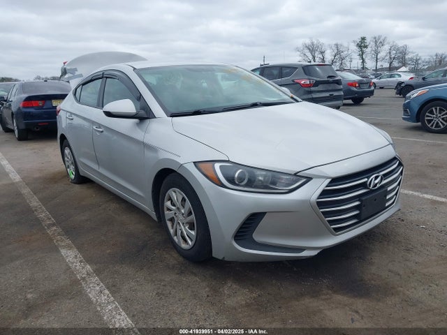 Hyundai ELANTRA SE 2018 5NPD74LF2JH284319 Image 1