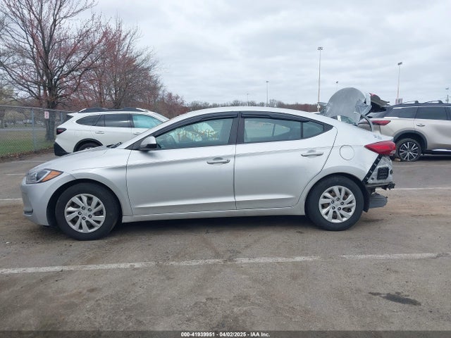Hyundai ELANTRA SE 2018 5NPD74LF2JH284319 Image 14