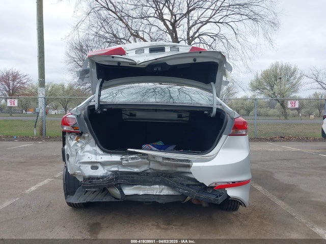Hyundai ELANTRA SE 2018 5NPD74LF2JH284319 Image 16