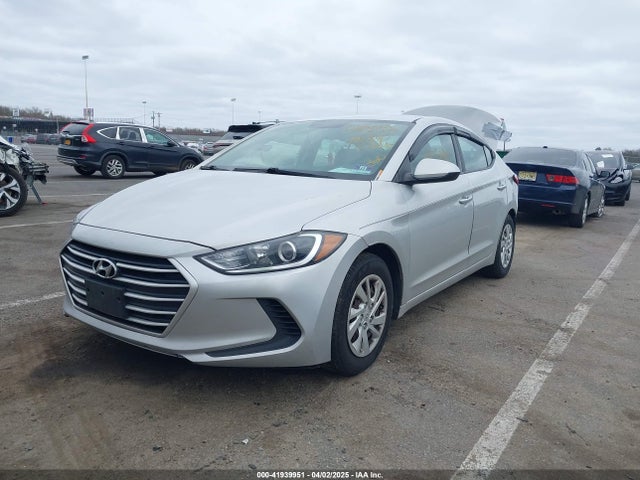 Hyundai ELANTRA SE 2018 5NPD74LF2JH284319 Image 2