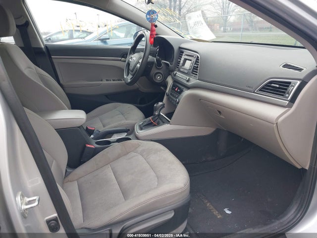 Hyundai ELANTRA SE 2018 5NPD74LF2JH284319 Image 5