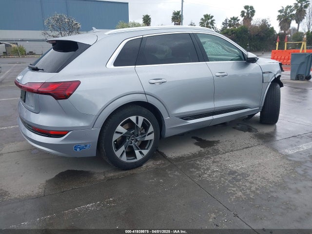 2021 AUDI E-TRON WA1VAAGE5MB022798 Photo 3