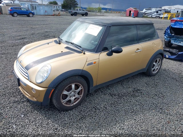 2005 MINI COOPER WMWRC33555TK61361 Photo 1