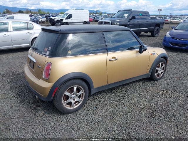 2005 MINI COOPER WMWRC33555TK61361 Photo 3