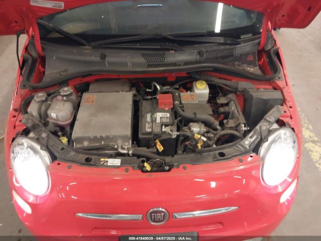 2018 FIAT 500E 3C3CFFGE4JT377259 Photo 9