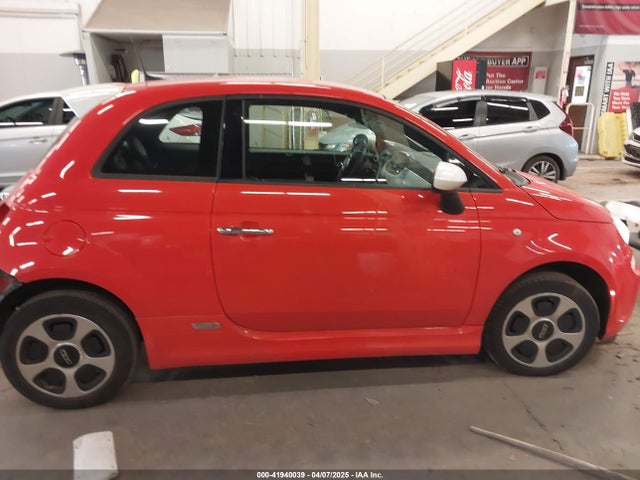 Fiat 500E BATTERY ELECTRIC 2018 3C3CFFGE4JT377259 Image 14