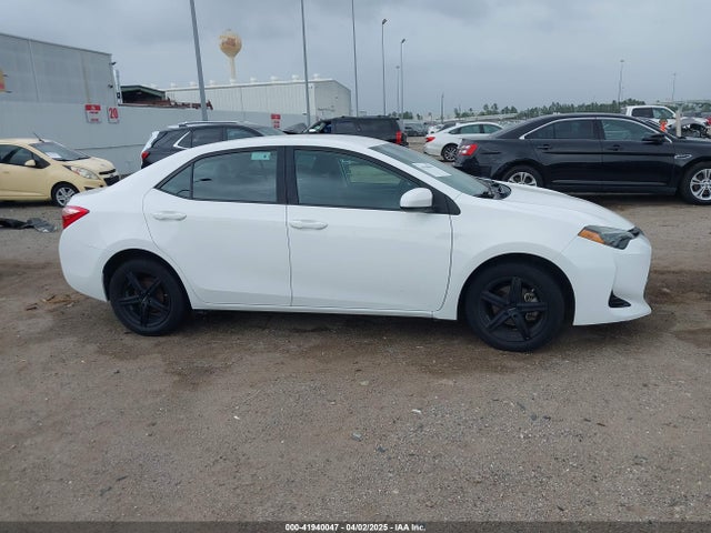 5YFBURHE1KP930676 Toyota COROLLA LE