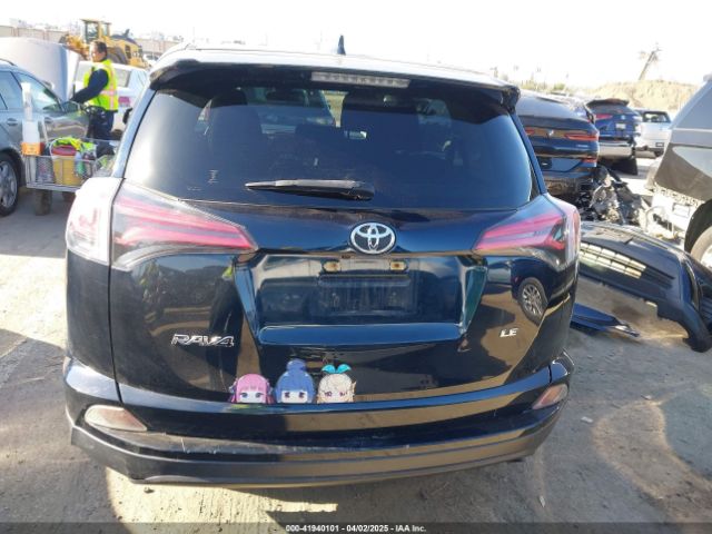 JTMZFREV1JJ183872 Toyota RAV4 LE