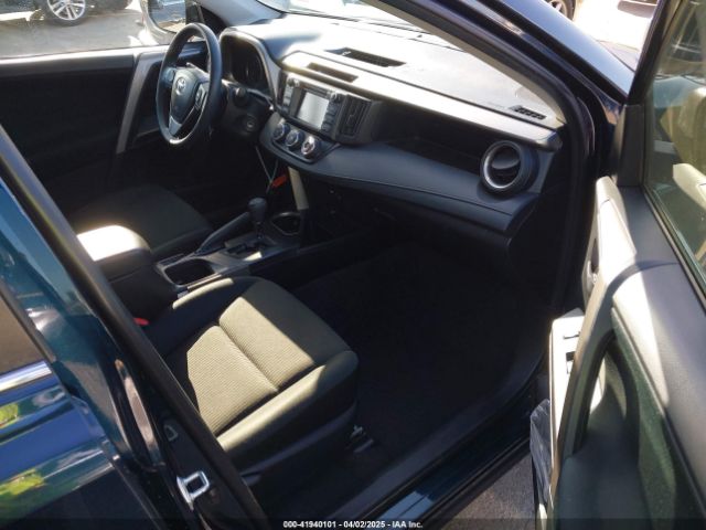 JTMZFREV1JJ183872 Toyota RAV4 LE