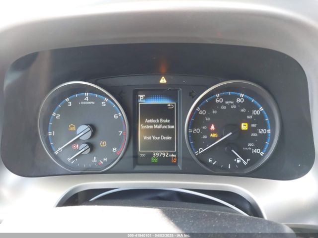 JTMZFREV1JJ183872 Toyota RAV4 LE