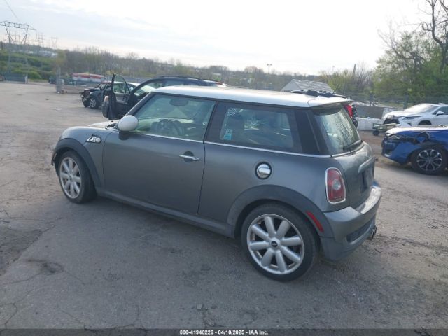 2008 MINI COOPER S WMWMF73558TT87605 Photo 2
