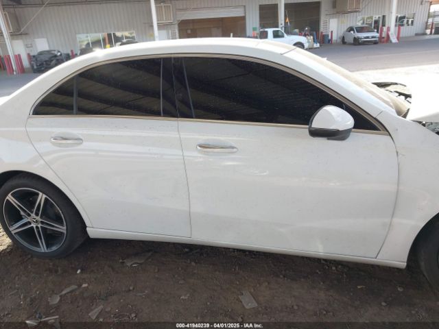 W1K3G4EB3MJ284823 Mercedes-Benz A 220