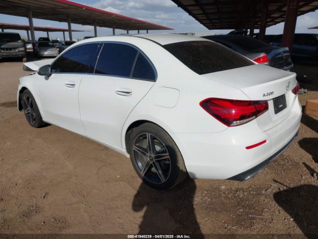 W1K3G4EB3MJ284823 Mercedes-Benz A 220