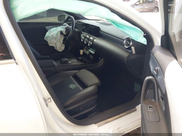 W1K3G4EB3MJ284823 Mercedes-Benz A 220