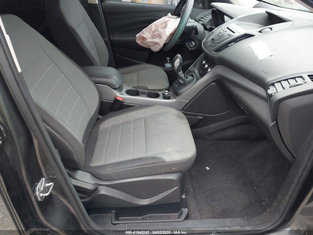 1FMCU9GX8GUB21396 Ford ESCAPE SE