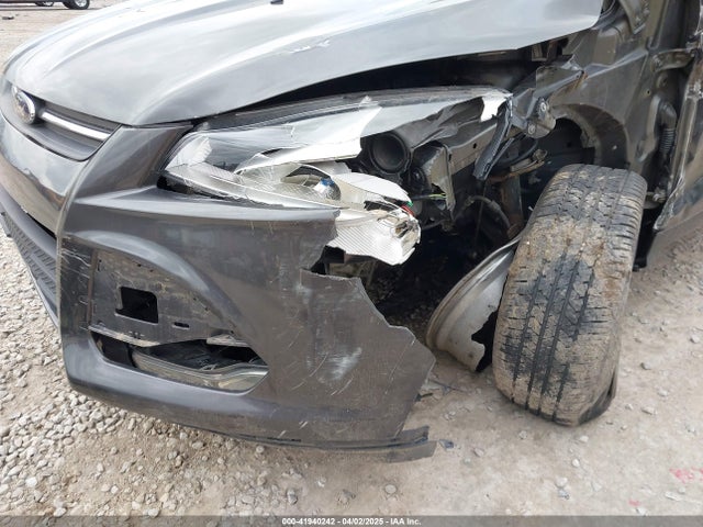 1FMCU9GX8GUB21396 Ford ESCAPE SE